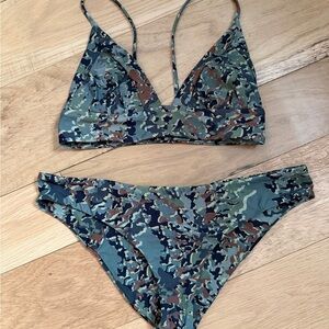 Boys + Arrows Camouflage Bikini Set top s bottom m